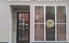 Hotel Pacific
